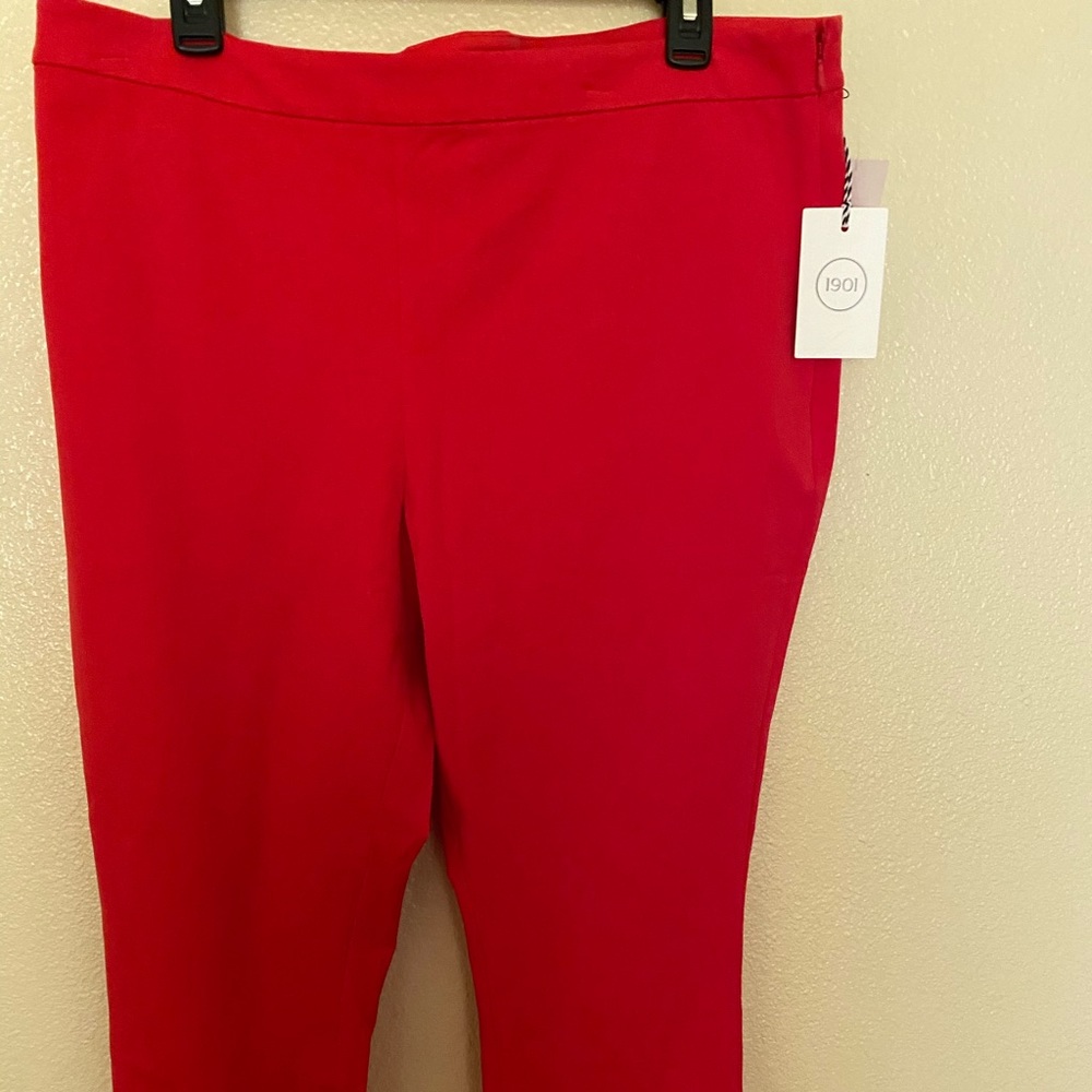 NWT, 1901 RED CAPRI PANTS, SIZE 16